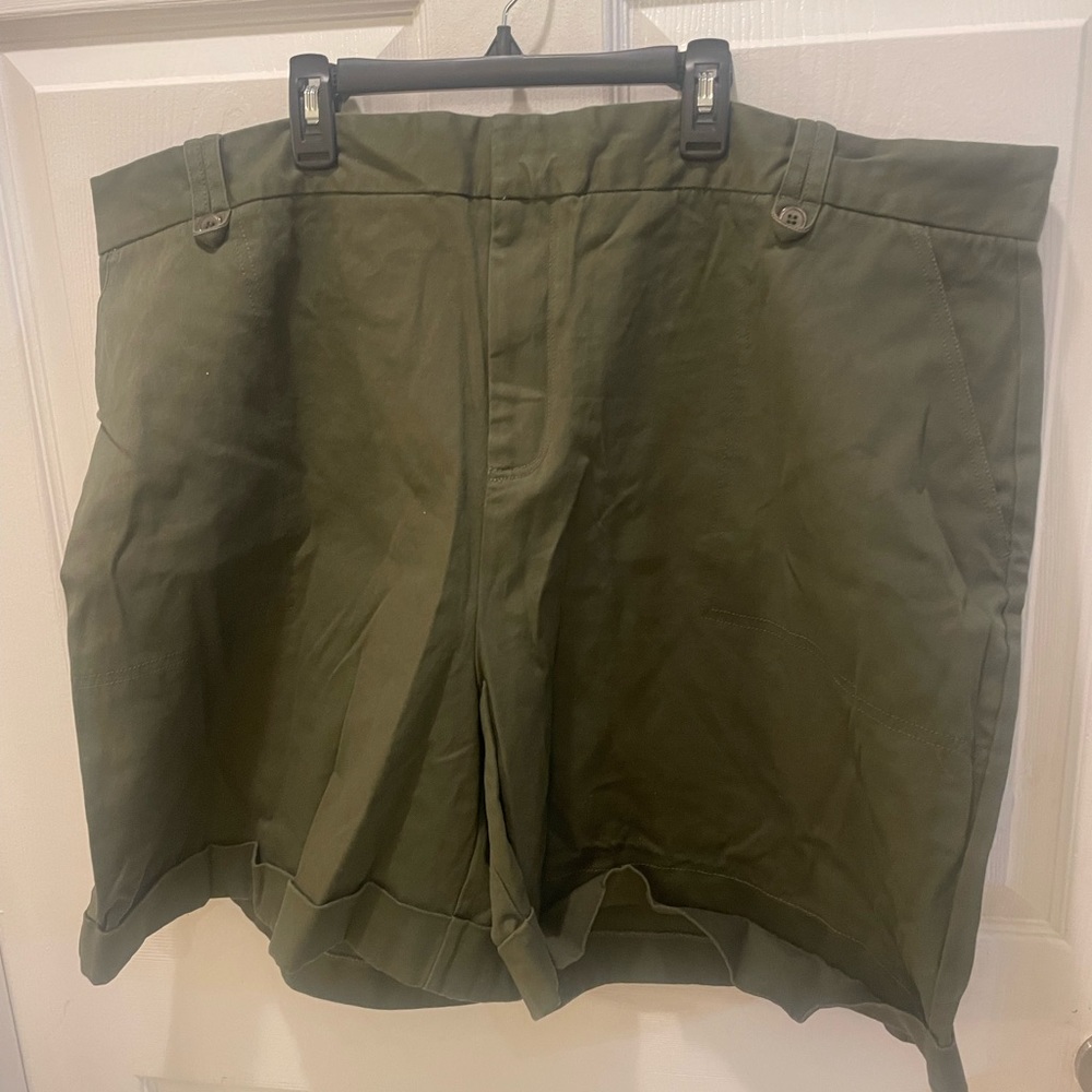 Plus size 24 green shorts eloquii